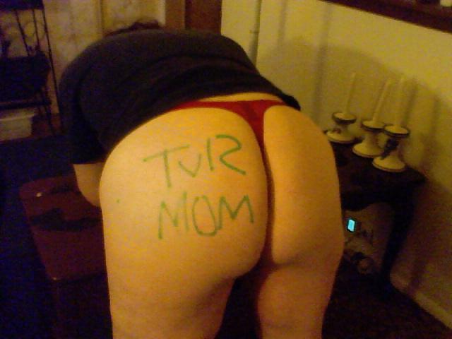 25P Mommy's Dirty Cell Phone Pictures