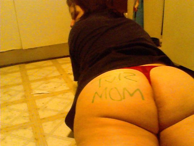 25P Mommy's Dirty Cell Phone Pictures