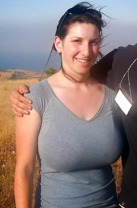 17P Busty Amatuer 13