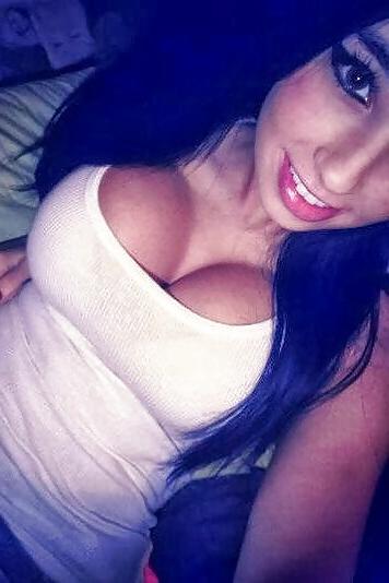 17P Busty Amatuer 17