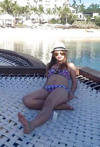 20P Pinay Young Slut With Nice Body Legs & Feet