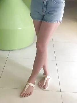 20P Pinay Young Slut With Nice Body Legs & Feet