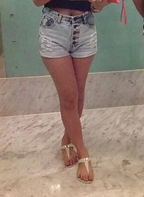 20P Pinay Young Slut With Nice Body Legs & Feet