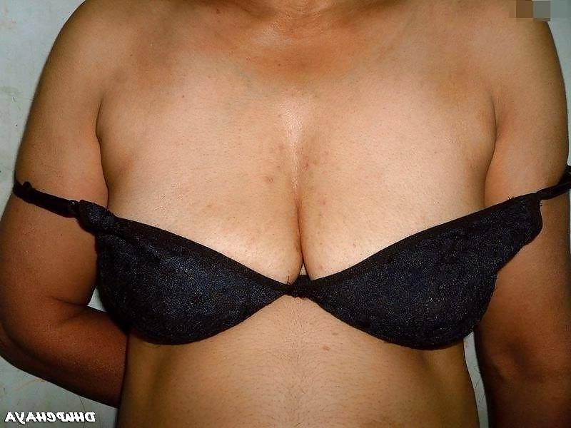 25P Delhi bhabhi in night dress exposing juicy boobs 