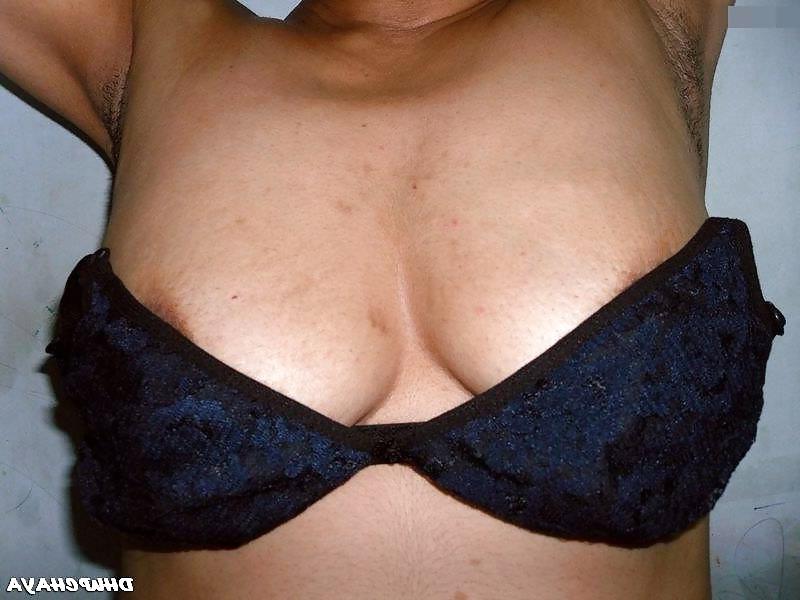 25P Delhi bhabhi in night dress exposing juicy boobs 