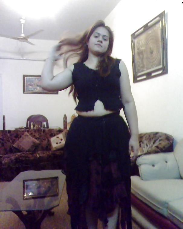 16P Indian Aunt Sanjo's sexy body