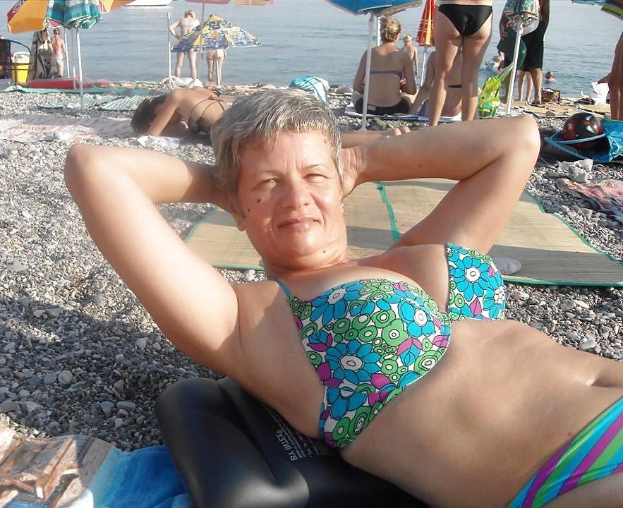 20P Big Tits Serbian Granny