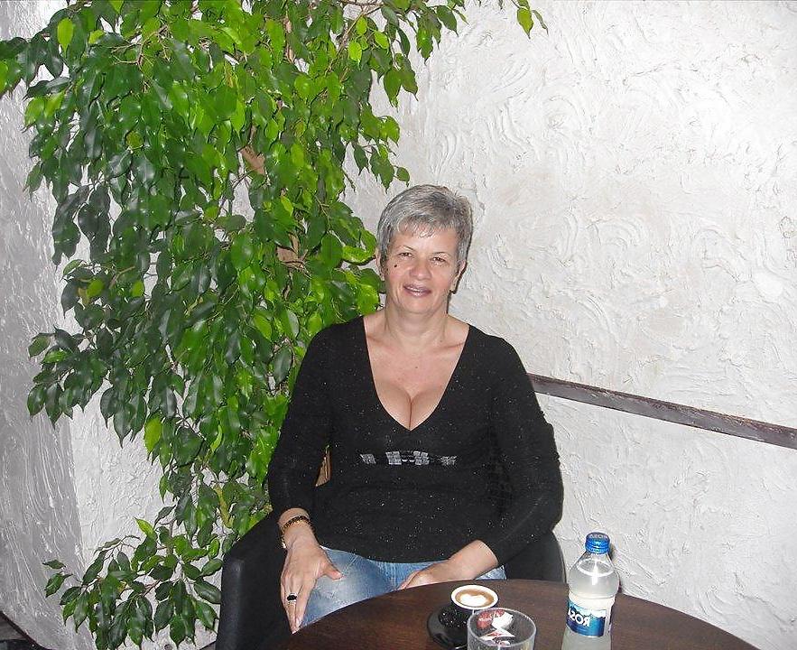 20P Big Tits Serbian Granny