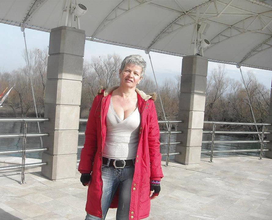 20P Big Tits Serbian Granny