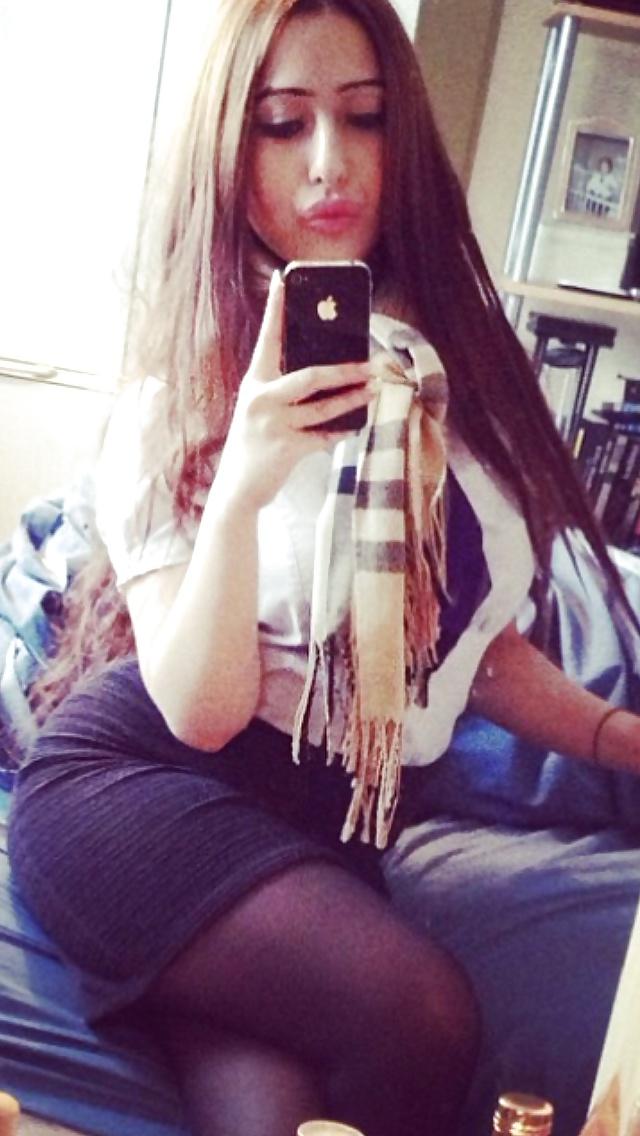 25P UK DIRTY PAKI SLUT YASMIN NEEDS FILTHY COMMENTS 
