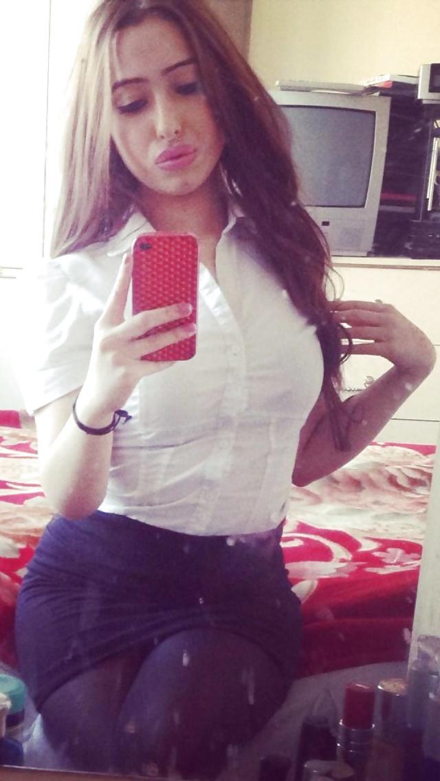 25P UK DIRTY PAKI SLUT YASMIN NEEDS FILTHY COMMENTS 