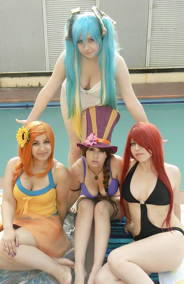 24P Pool Party - Cosplay