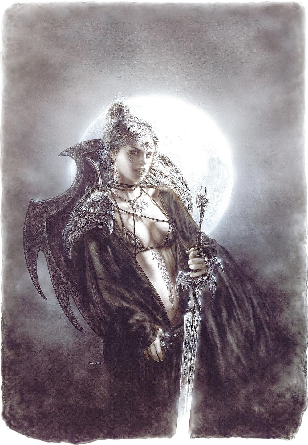 21P Luis Royo - Subversive Beauty