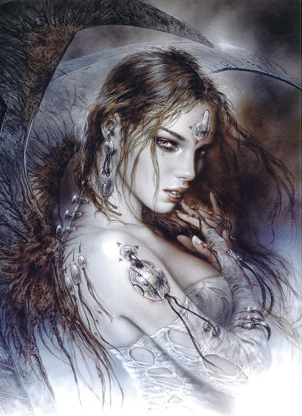 21P Luis Royo - Subversive Beauty