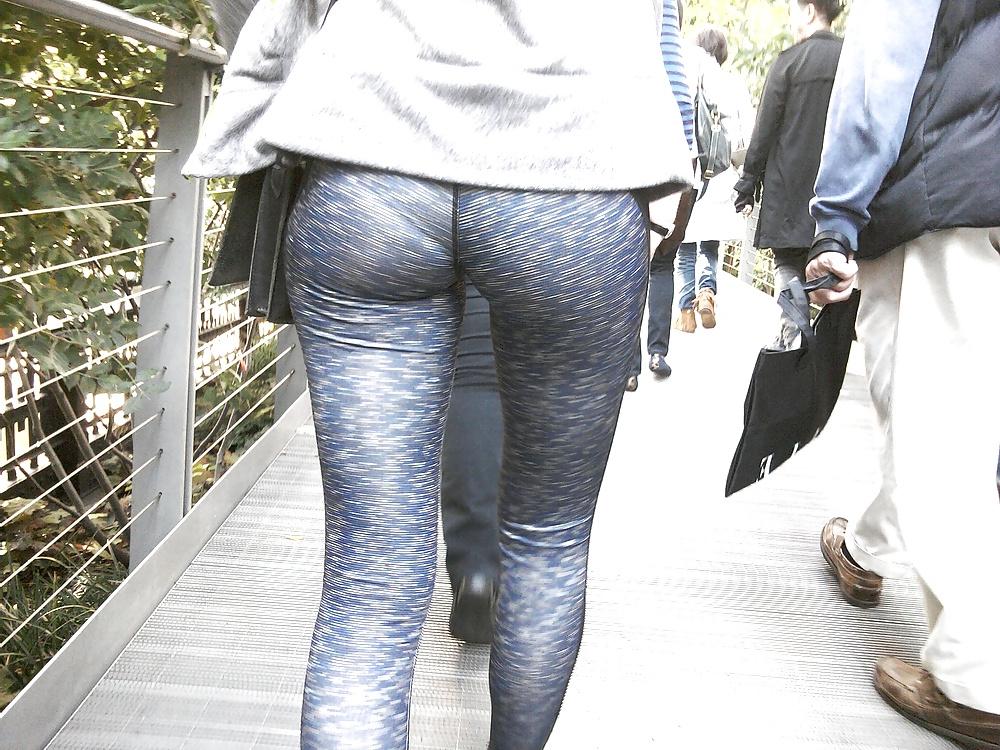 6P The girl from the sexy blue leggings video