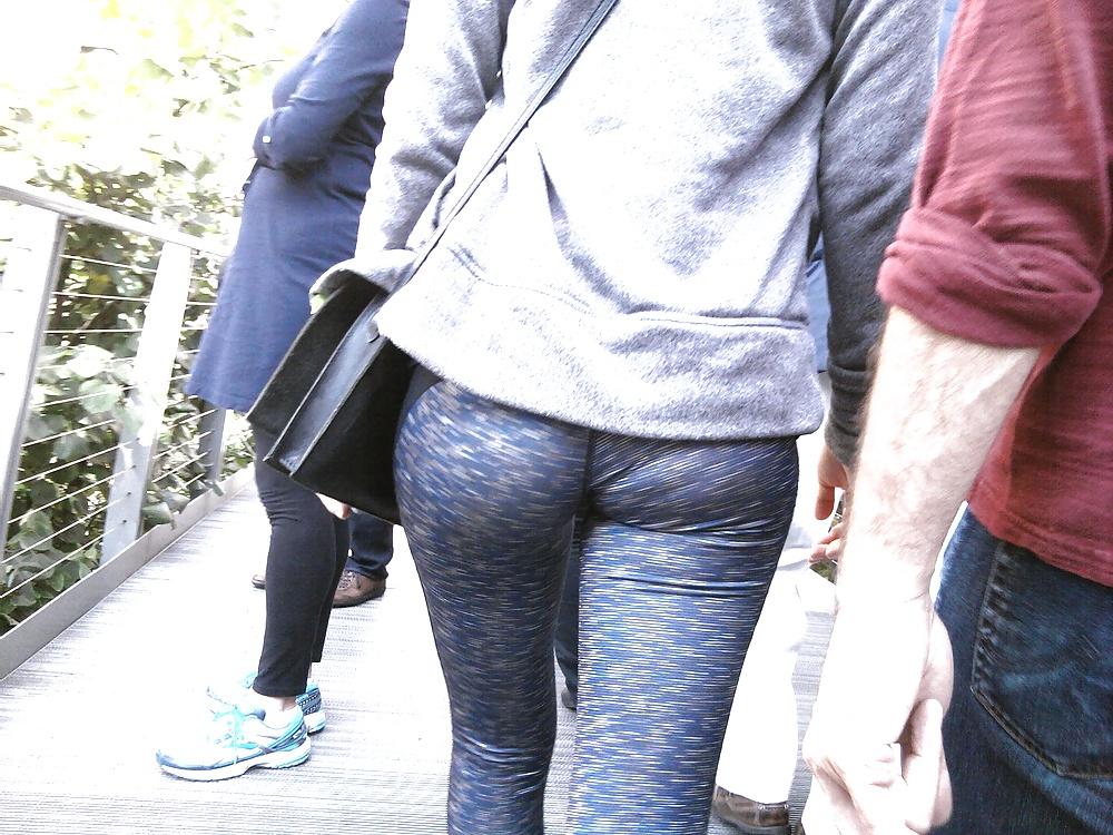 6P The girl from the sexy blue leggings video
