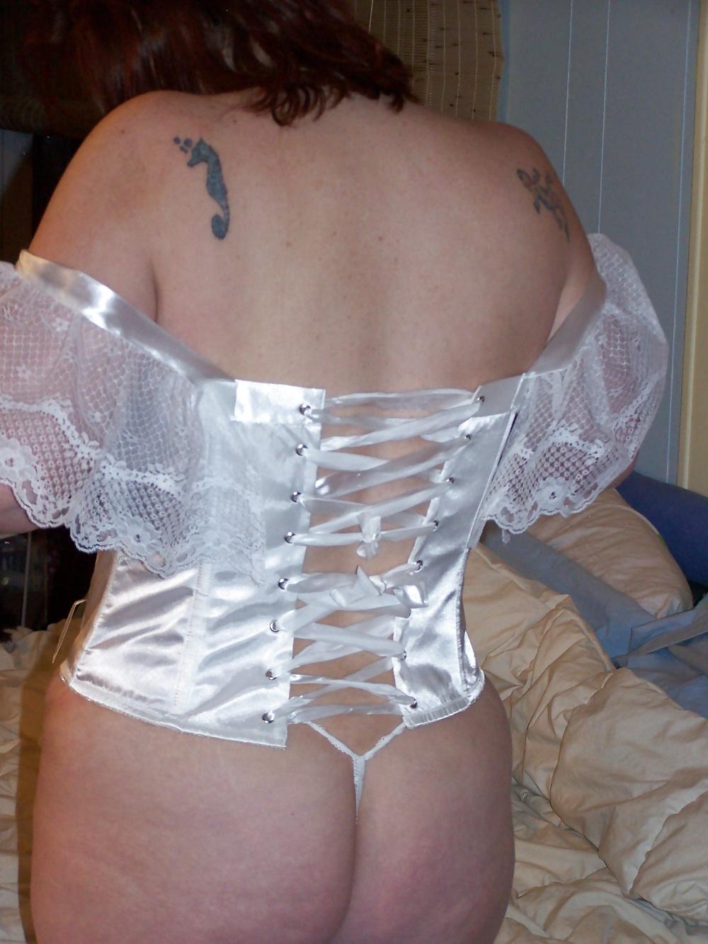 17P White corset