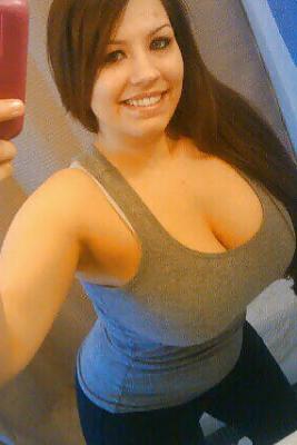 25P Busty Amatuer 31