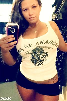 25P Busty Amatuer 31