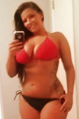 25P Busty Amatuer 31
