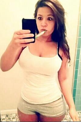 25P Busty Amatuer 31