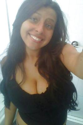 25P Busty Amatuer 34