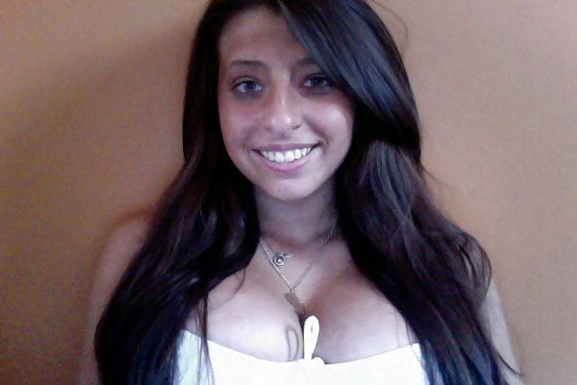 25P Busty Amatuer 34