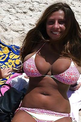25P Busty Amatuer 34