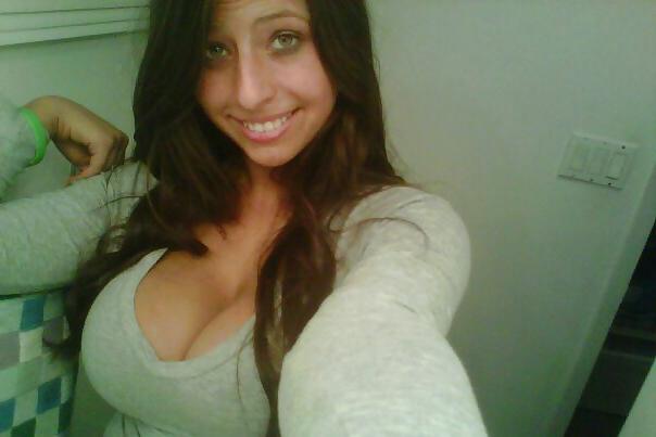 25P Busty Amatuer 34