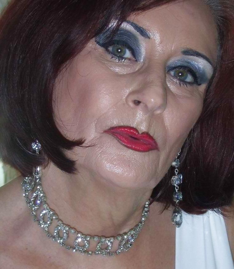 25P Lipstick Sluts