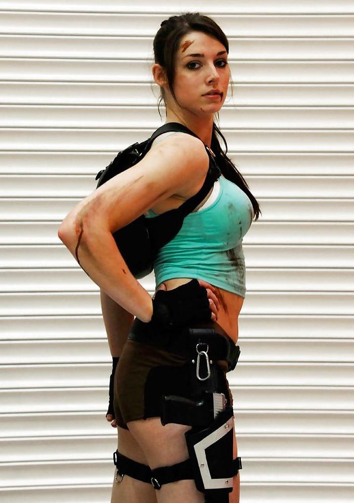 21P Cosplay nu et sexy 