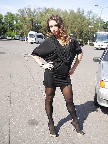 25P Girls in pantyhose
