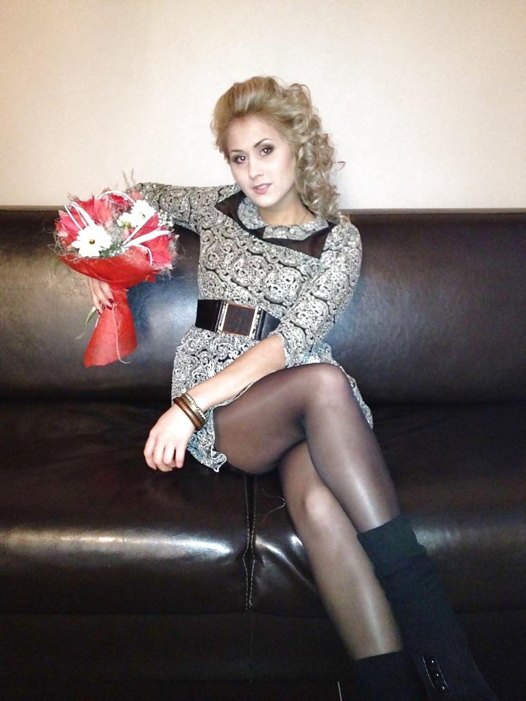 25P Girls in pantyhose