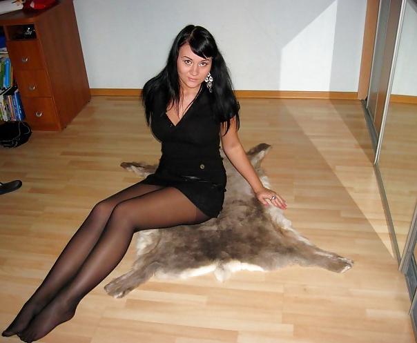 25P Girls in pantyhose