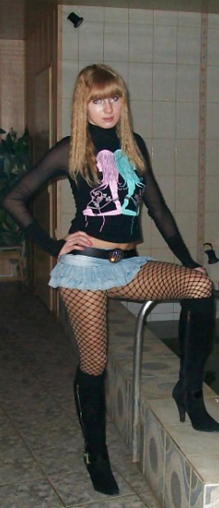25P Girls in pantyhose