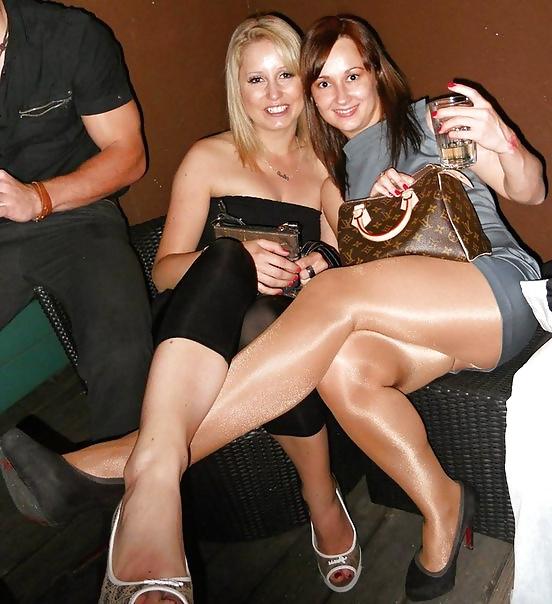 25P Girls in pantyhose