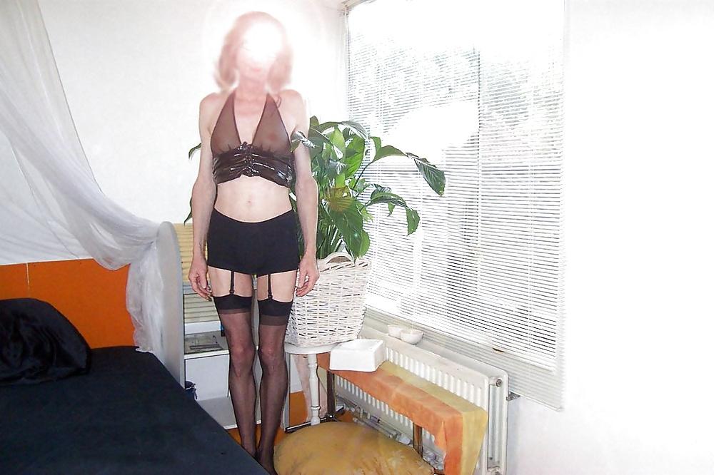 8P Sissy Dressing