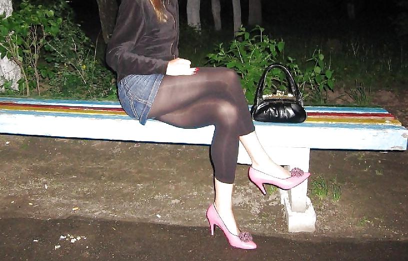 24P Pantyhose Street Girls