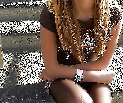 24P Pantyhose Street Girls