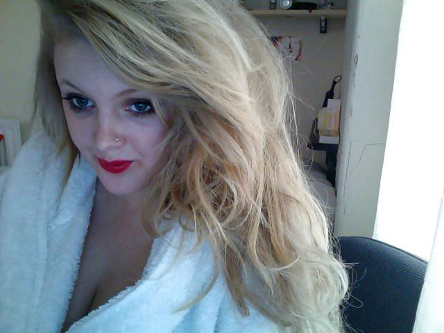 25P Busty bbw une blonde a gros nichons