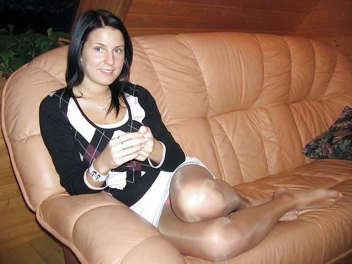 25P Pantyhose Upskirt