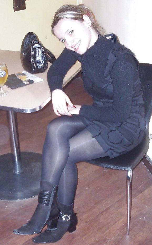 25P Pantyhose Upskirt