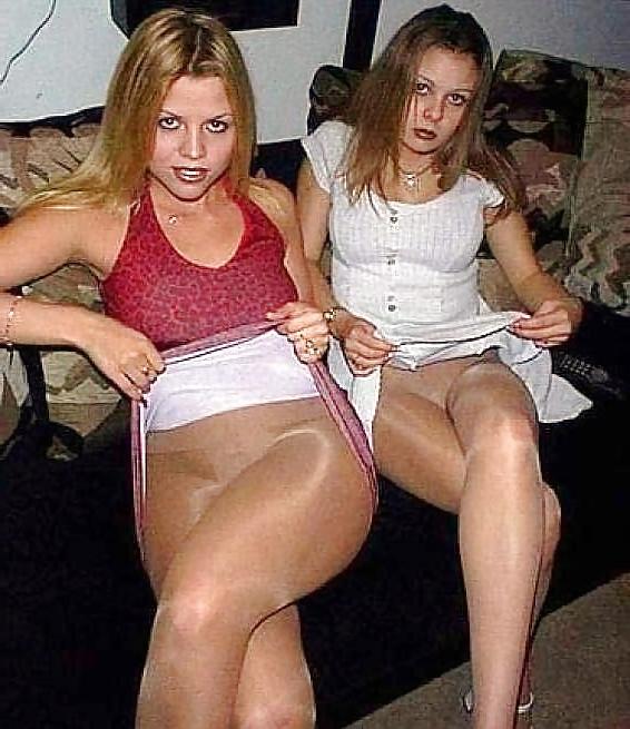 25P Pantyhose Upskirt