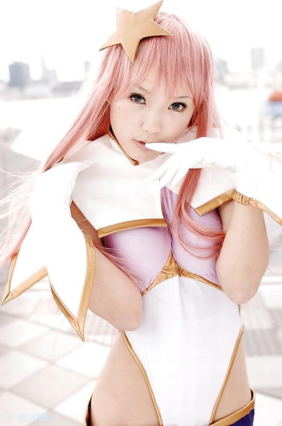 12P Cute Japanese Cosplay Girlies