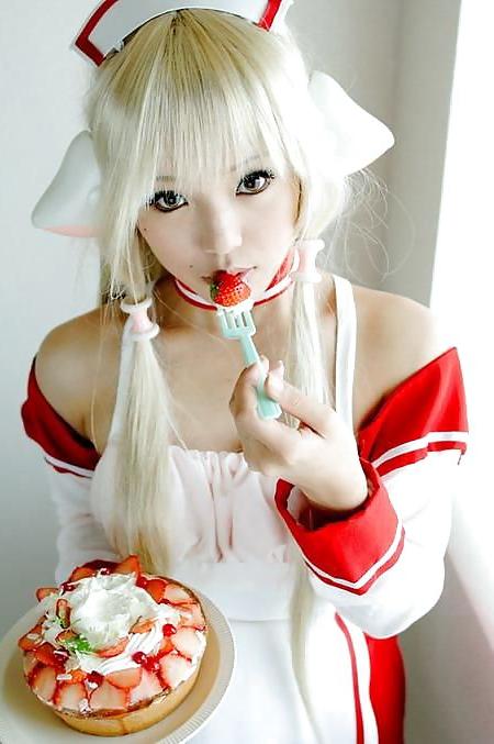 12P Cute Japanese Cosplay Girlies