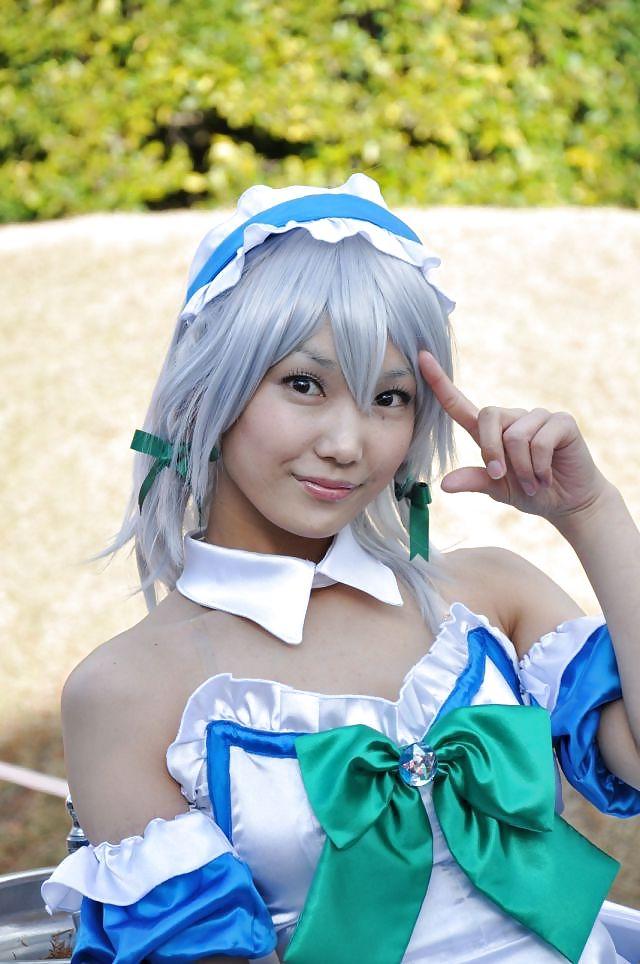 12P Cute Japanese Cosplay Girlies