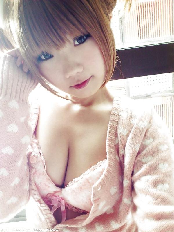 25P Neneko Cosplay Model (Taiwanese) .