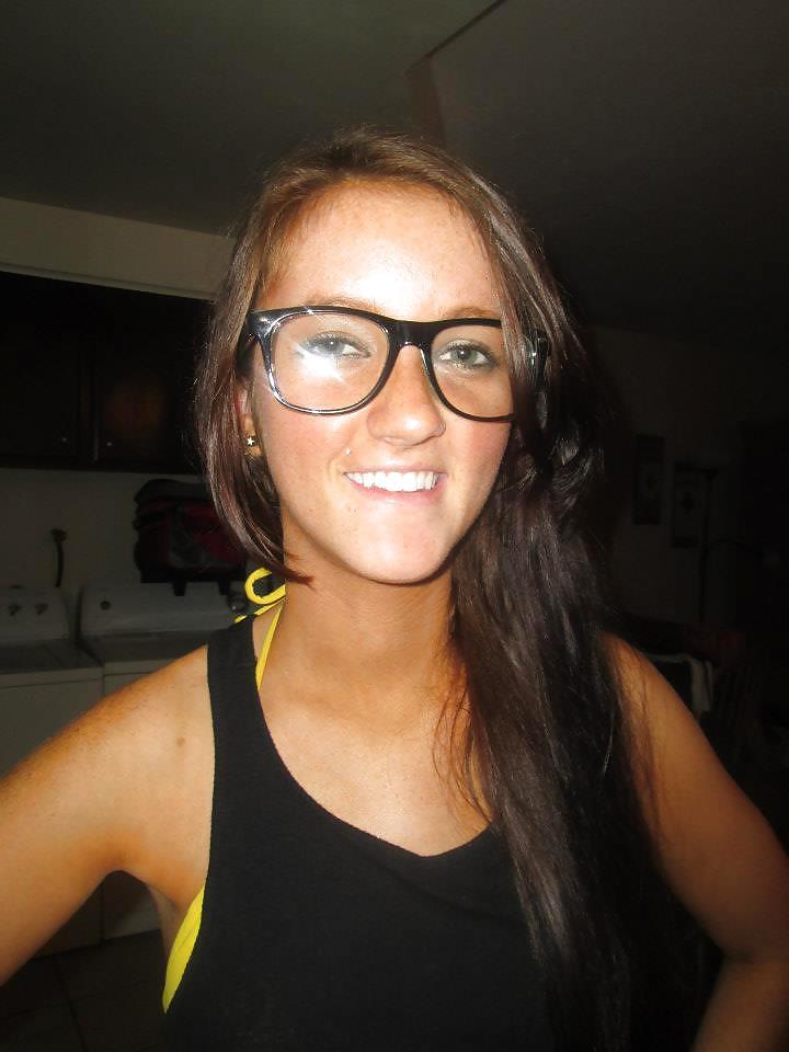 25P Rhea loves to gogo for dirty old men! Feed her your cum!