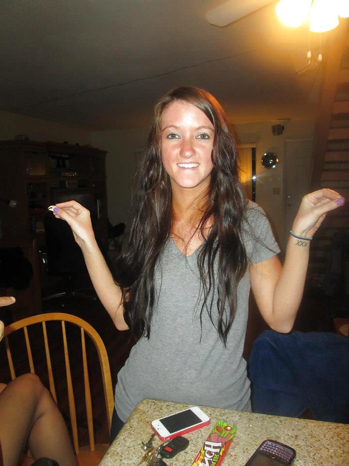25P Rhea loves to gogo for dirty old men! Feed her your cum!