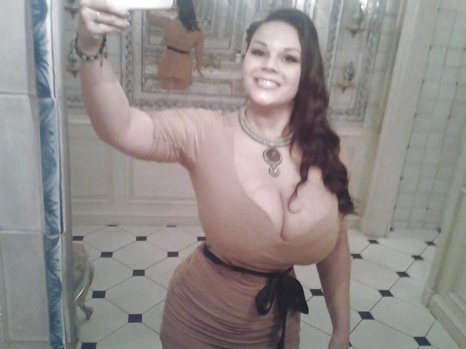 25P Beautiful Hot Body Sexy Clothed Babes